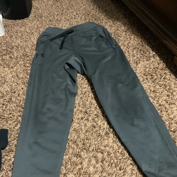 Under Armour boys medium jogger - Picture 1 of 13